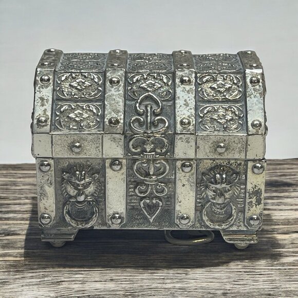 Vintage Music Box Treasure Chest with Lion's Head Made In Japan Fuji Working - Picture 1 of 14